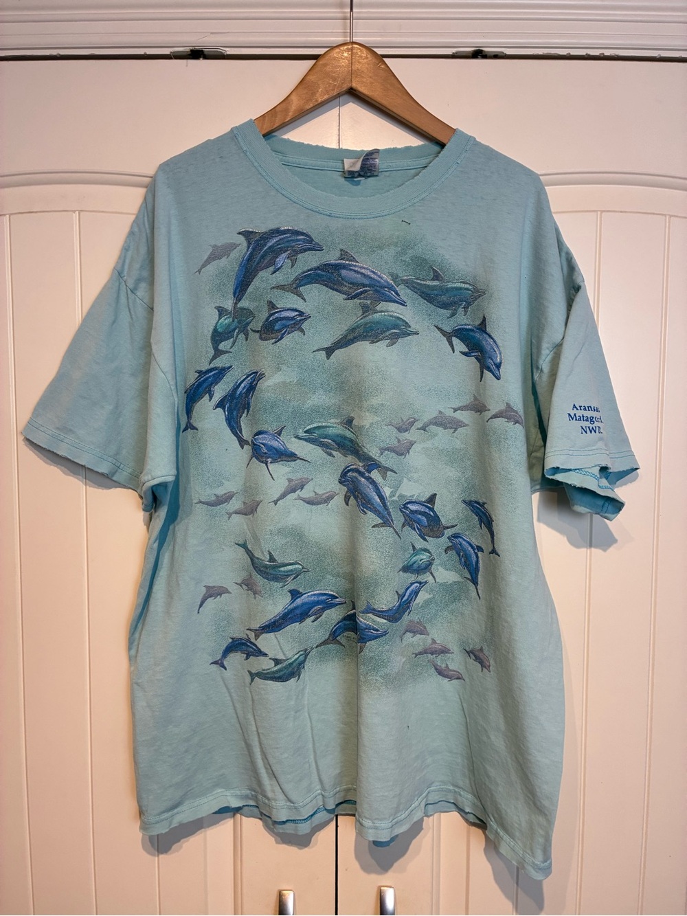 The Mountain Light Blue Dolphin Graphic Short Sleeve Tee Size XXL